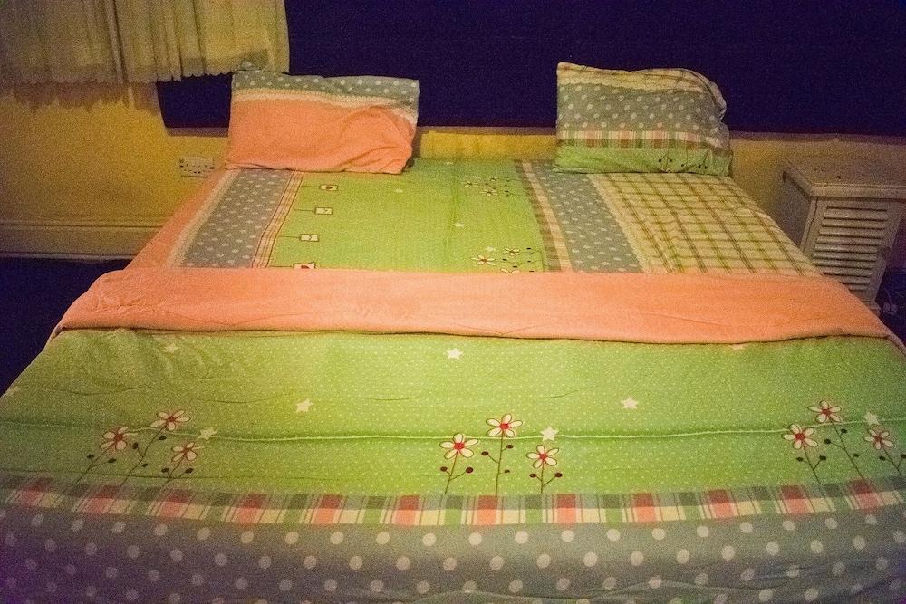 whitehouse exclusive guest house