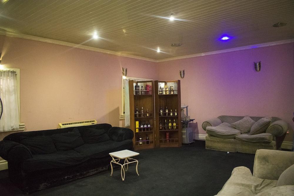 whitehouse exclusive guest house