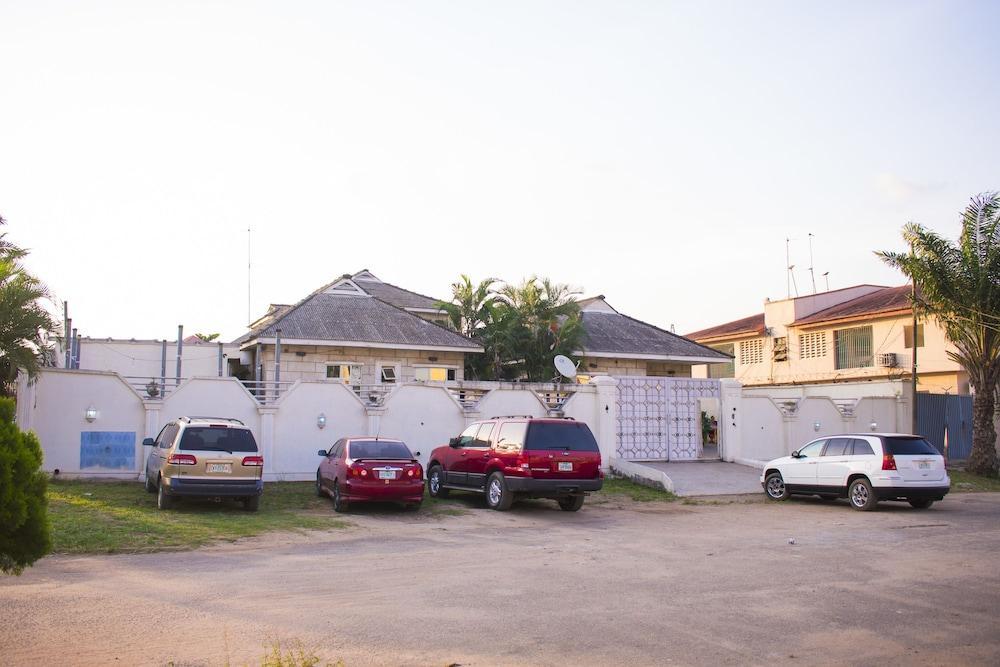 whitehouse exclusive guest house