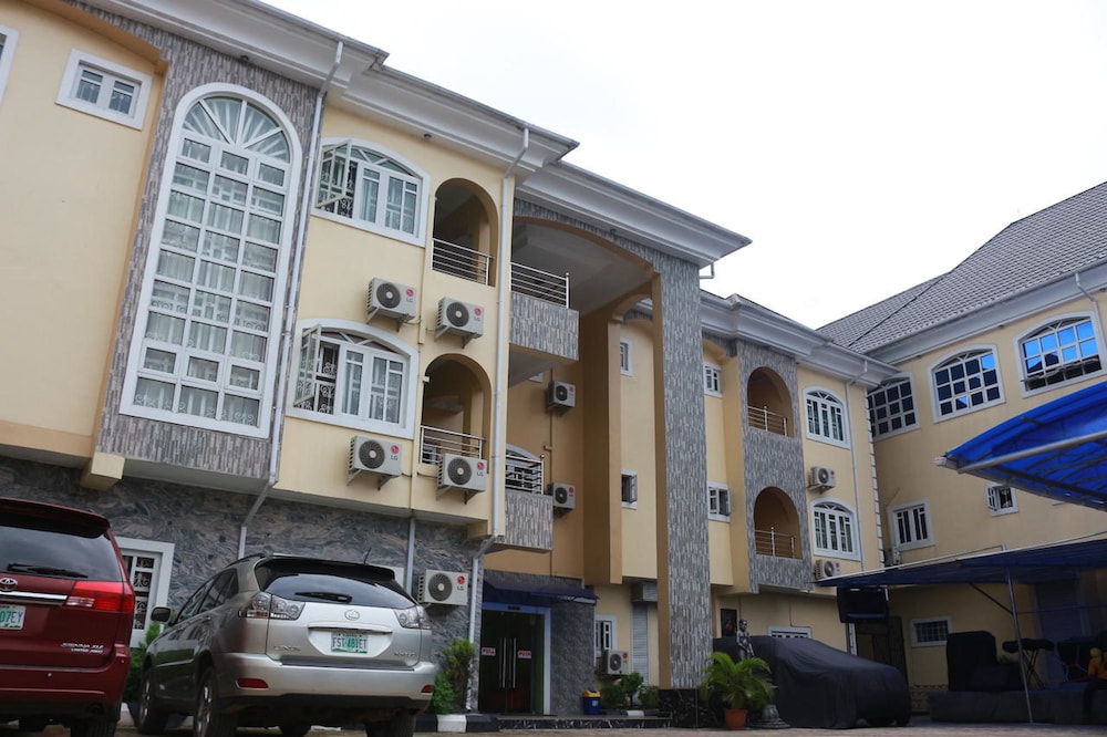 resdon hotel and suites