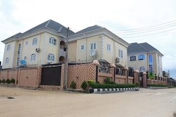 resdon hotel and suites