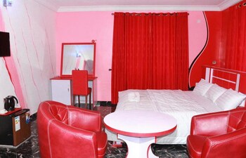 resdon hotel and suites