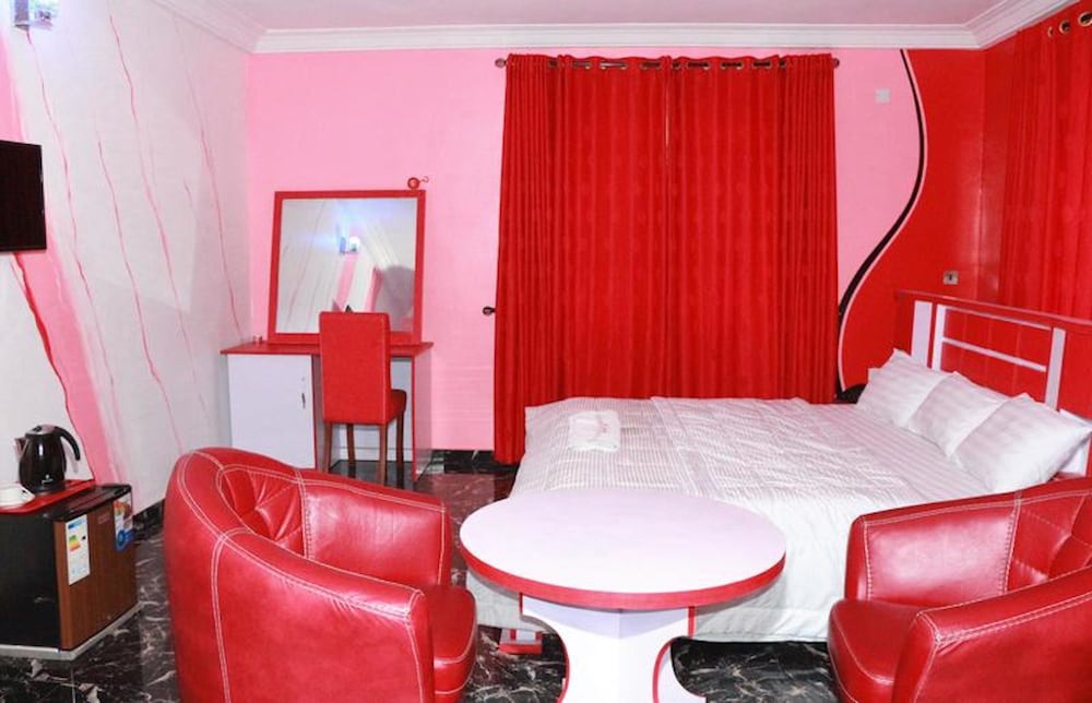 resdon hotel and suites