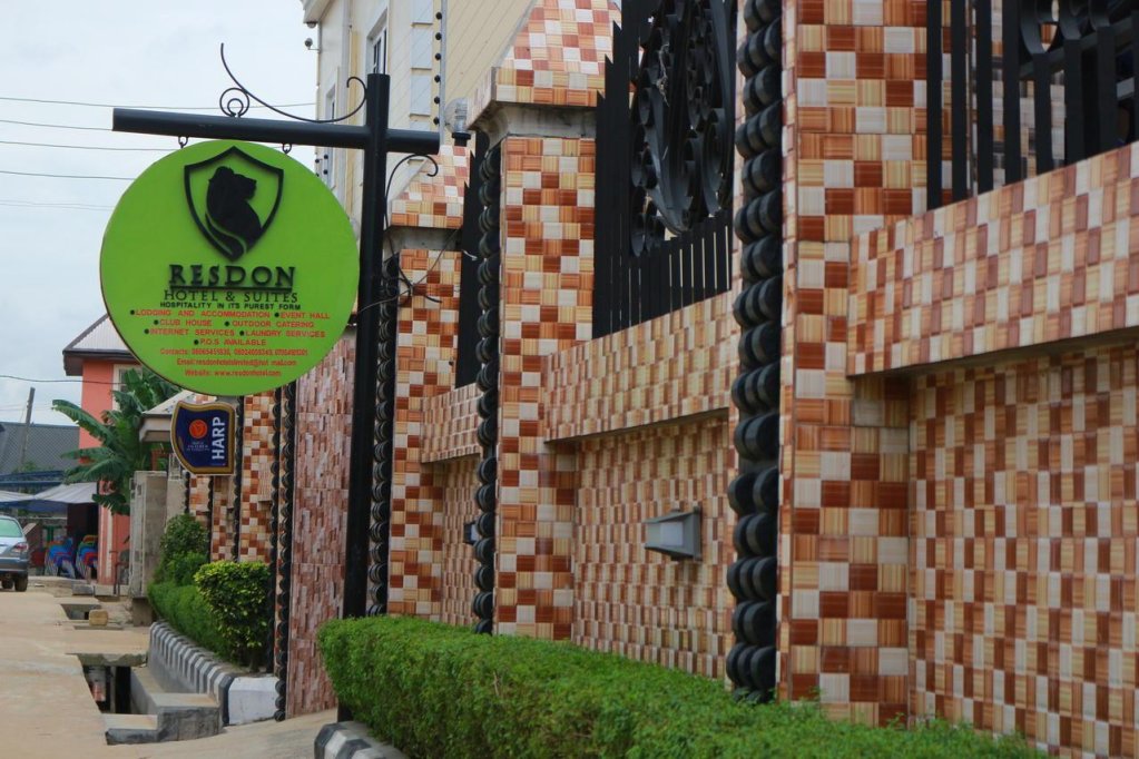 resdon hotel and suites