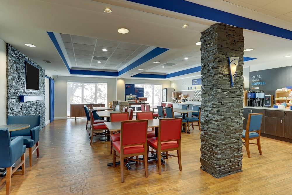 holiday inn express hotel and suites dayton centerville by ihg