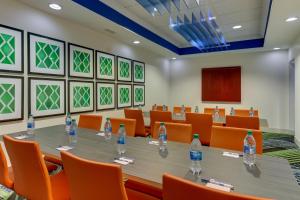 holiday inn express hotel and suites dayton centerville by ihg