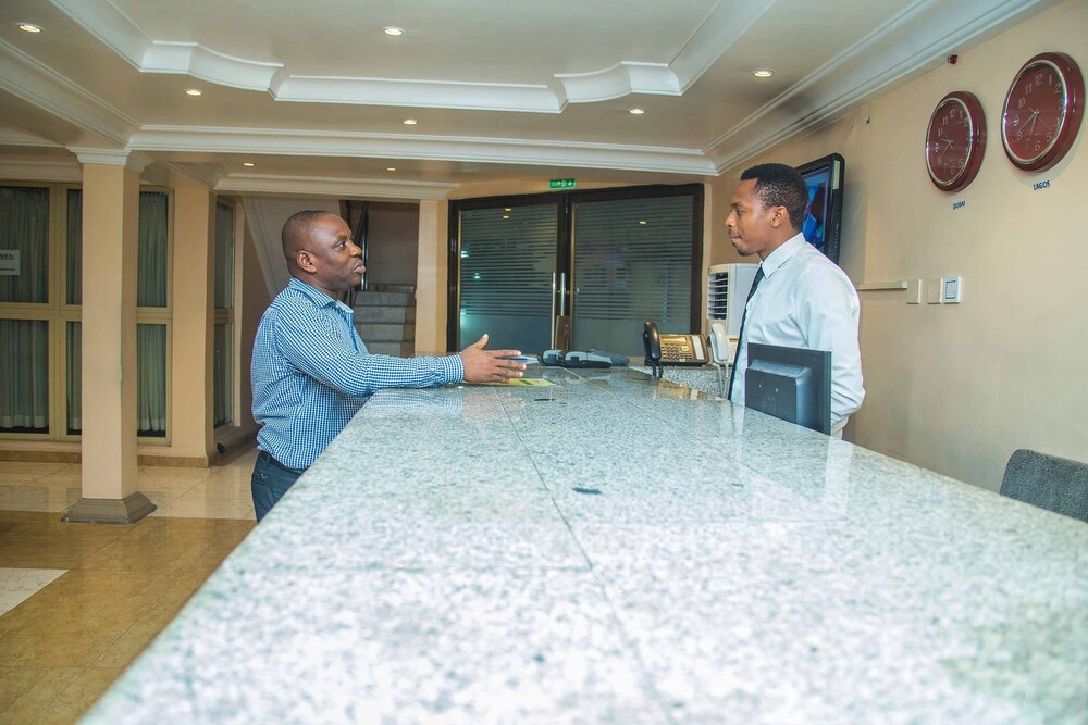 royal crest hotel and suites