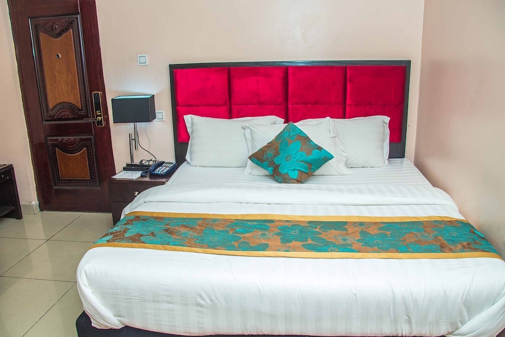 royal crest hotel and suites