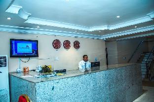 royal crest hotel and suites