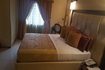calabar harbour resort spa