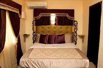 calabar harbour resort spa