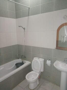 peacock apartments and suites