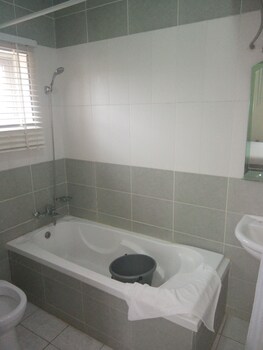 peacock apartments and suites