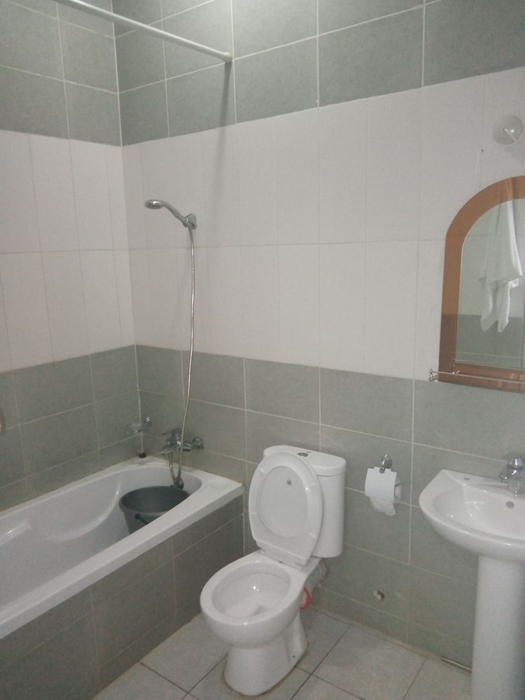 peacock apartments and suites