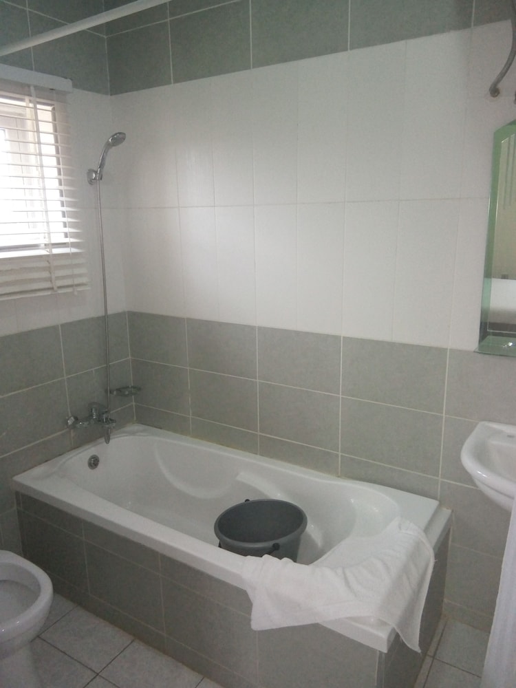 peacock apartments and suites