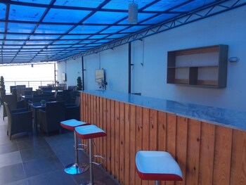 peacock apartments and suites