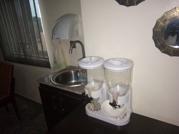 peacock apartments and suites