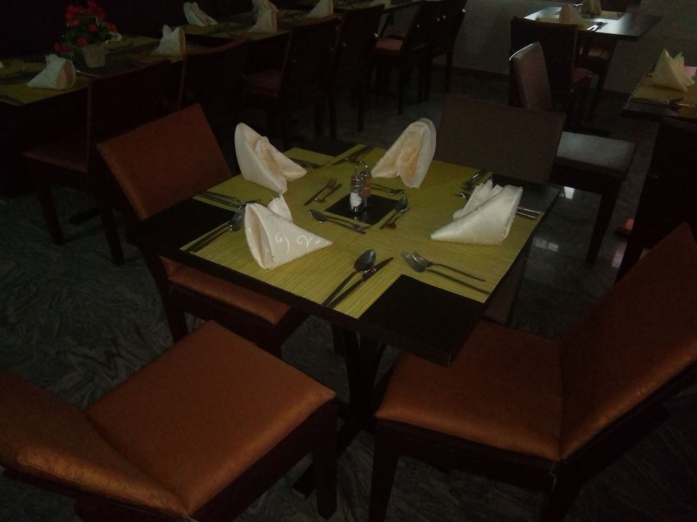 peacock apartments and suites