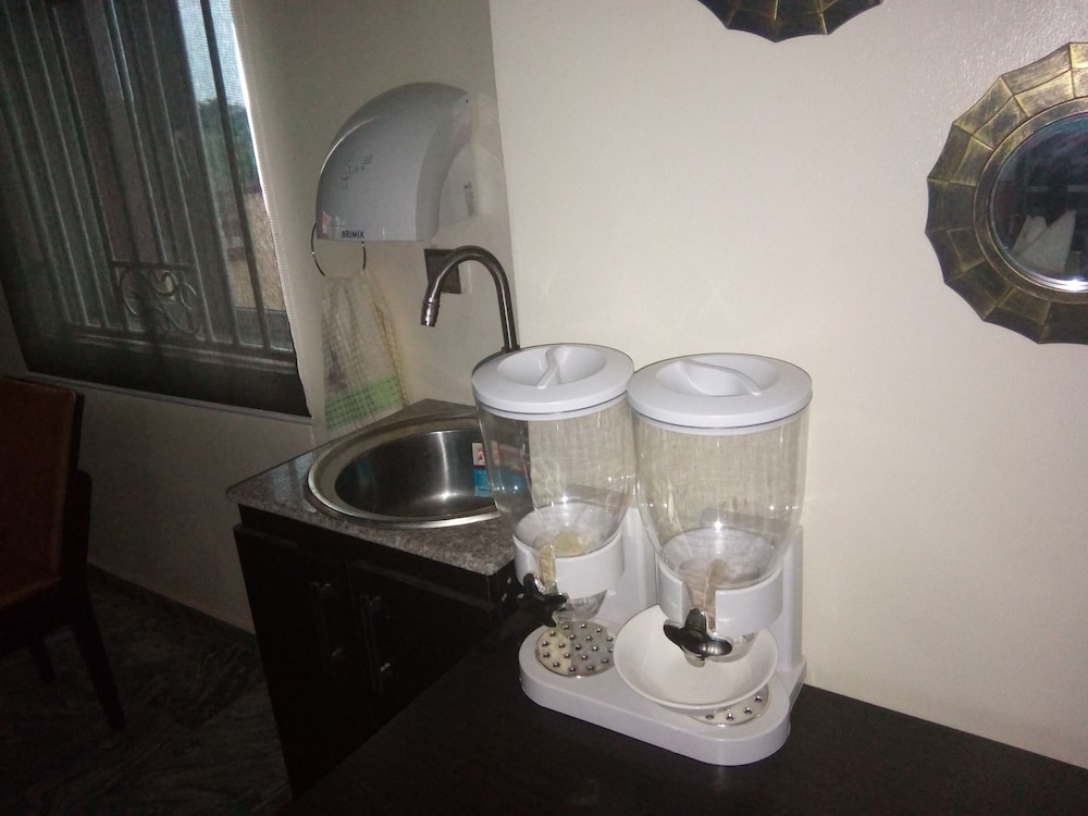 peacock apartments and suites