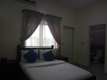 peacock apartments and suites