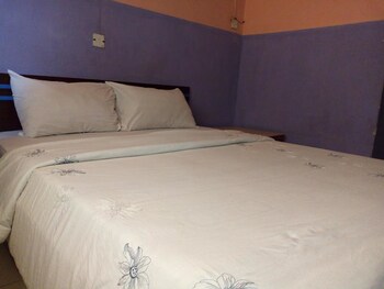 holla jobi guest house