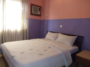 holla jobi guest house
