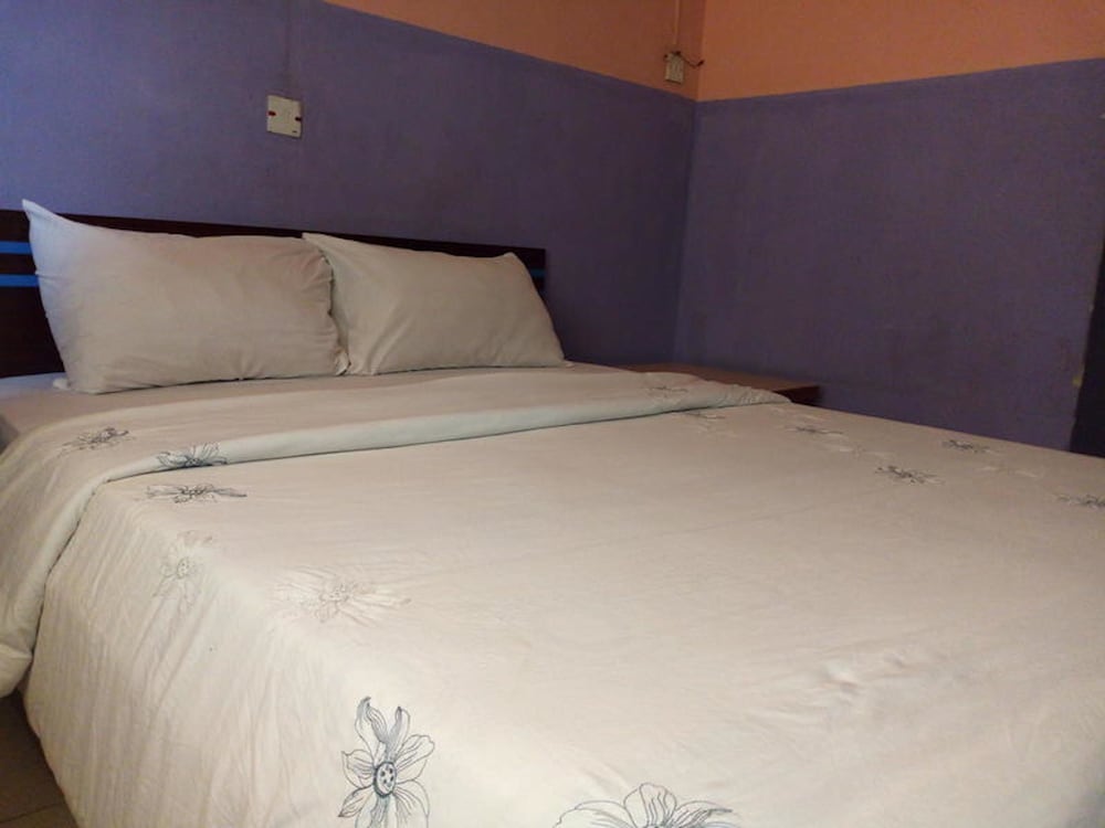 holla jobi guest house