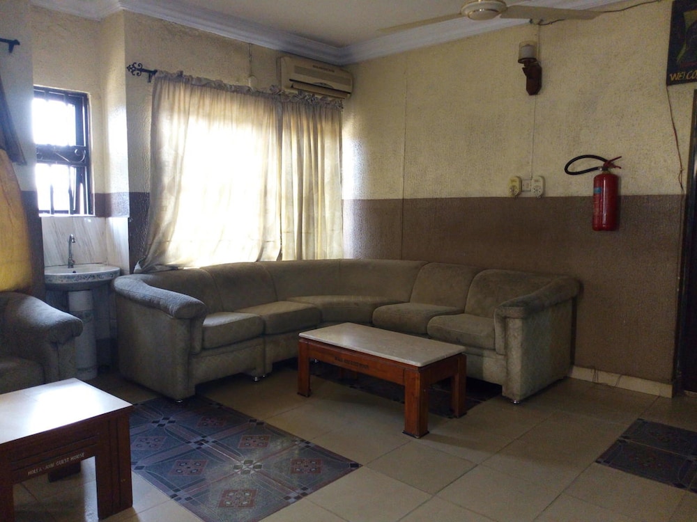 holla jobi guest house