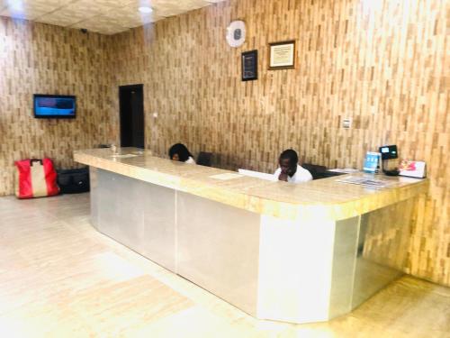 mayors and diplomat suite gra
