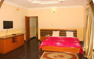 xcape hotels and suites ltd