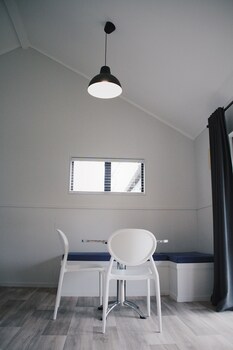 hugo and carters backpackers and motel