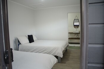 hugo and carters backpackers and motel