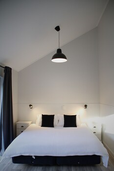 hugo and carters backpackers and motel