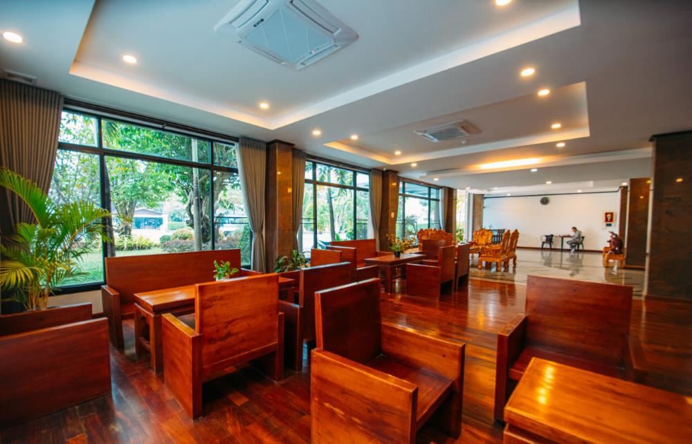 sisombat plaza hotel