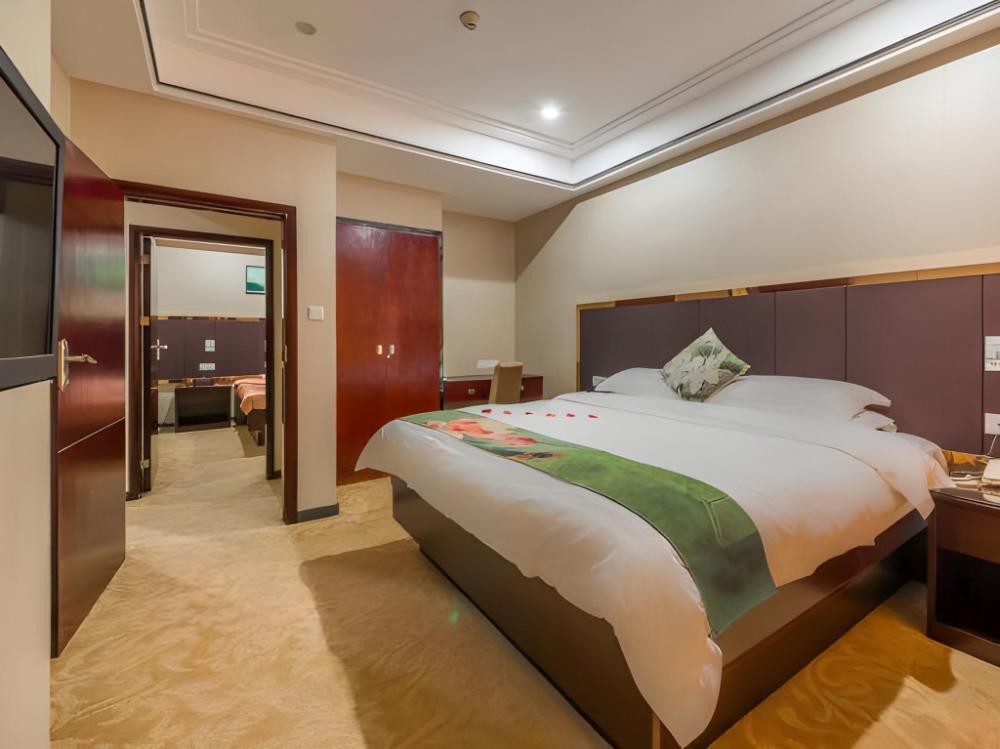 vientiane chaleunxay center hotel