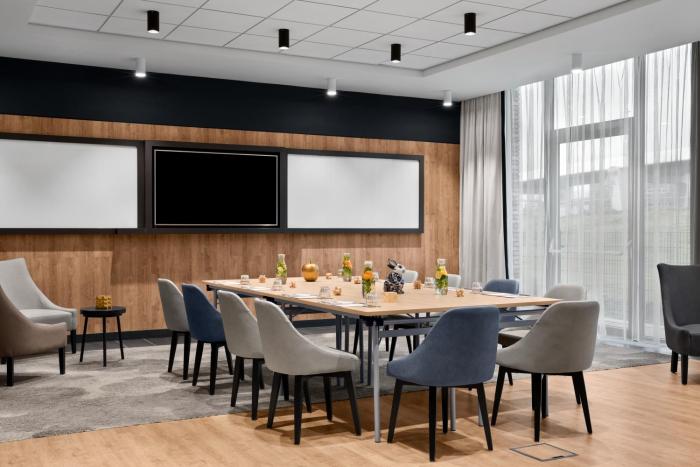 renaissance amsterdam schiphol airport hotel