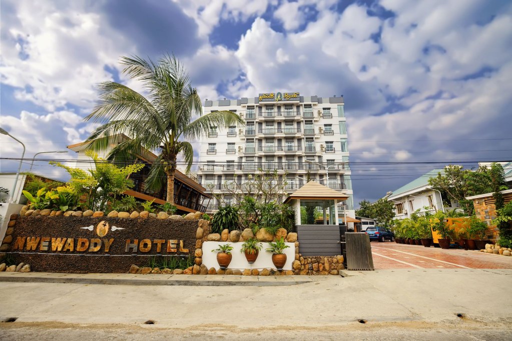 mandalay lodge hotel