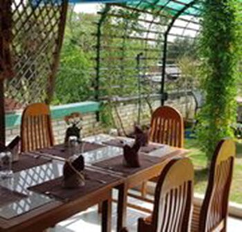 golden rose guest house