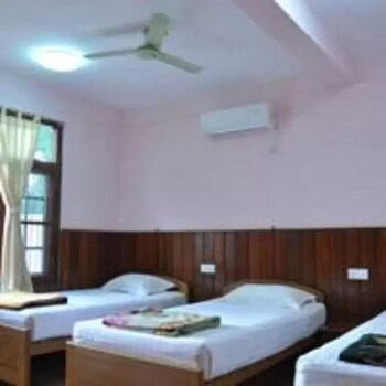 shwe nadi guest house