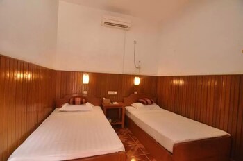 shwe nadi guest house