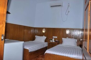 shwe nadi guest house