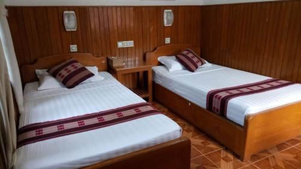 shwe nadi guest house