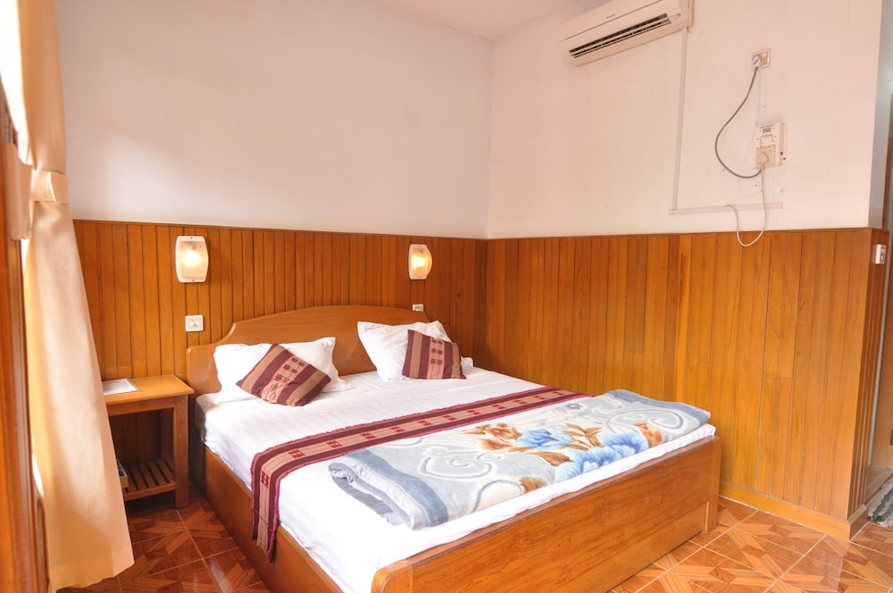 shwe nadi guest house
