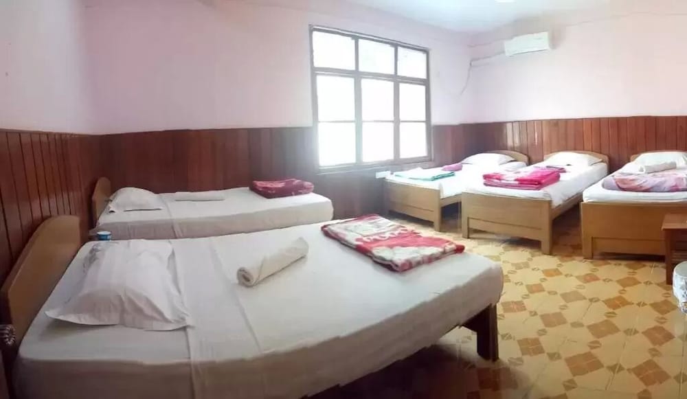 shwe nadi guest house