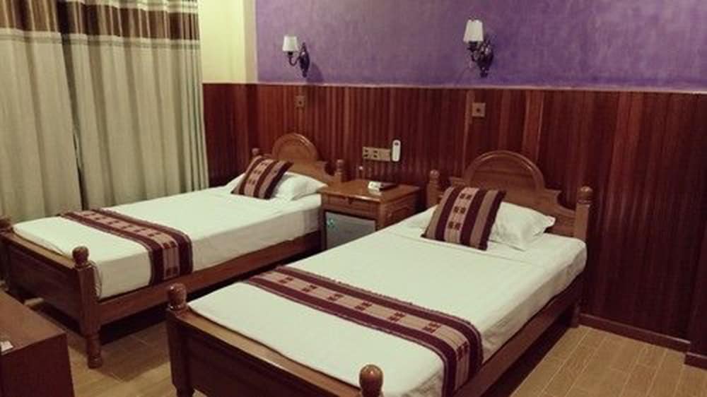 shwe nadi guest house