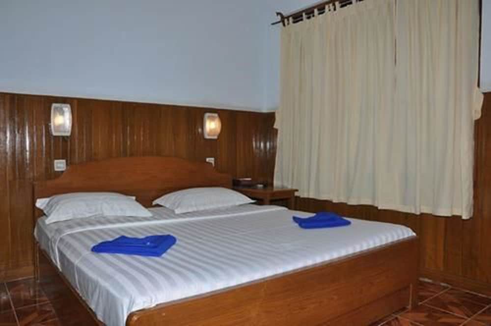 shwe nadi guest house