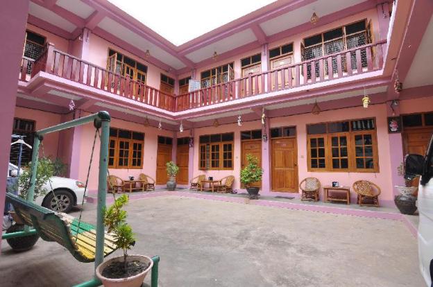 shwe nadi guest house