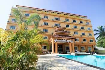 Golden Gum Kino Hotel Nyaung Shwe,Near Nyaungshwe Cultural Museum,3 star