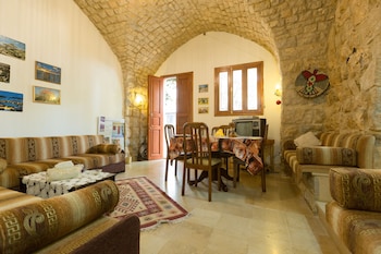 Boustany Guest House - Hostel,Barouk>>Aley,2 star