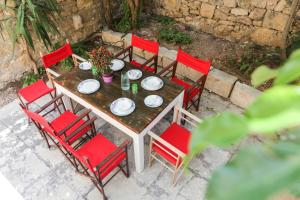 house of pomegranates